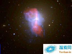 天文学家发现黑洞吹出庞大的热气体泡泡