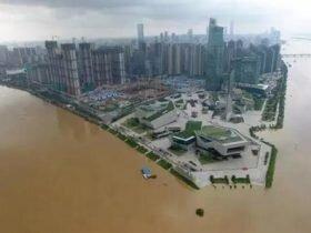 长江洪水泛滥：卫星照对比惊人