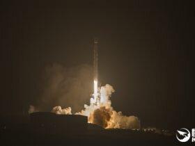 SpaceX猎鹰9号火箭发射10颗铱卫星：成功海上回收