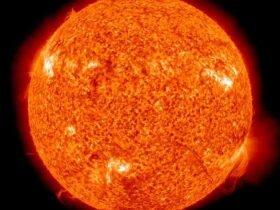 关于太阳你知道多少？内部可容纳约100万个地球