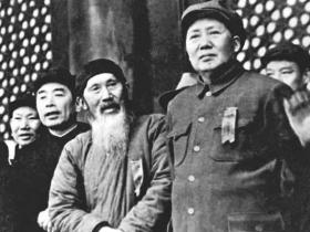 重庆谈判时 张澜在机场迎接毛主席 蒋介石说:他从来没有接过我