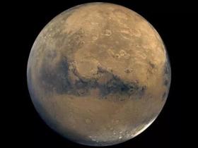 火星上的水并没有全部消失在太空中 地壳下面可能隐藏着大量的水