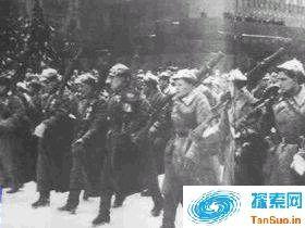 俄媒还原莫斯科保卫战:领导干部带头溃逃