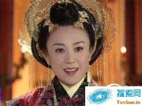 这个皇后心如蛇蝎 不认亲爹却认他人做干爹