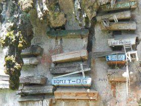 揭秘千年悬棺之谜 悬棺是怎么放上去的