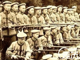 慈禧统治下的清朝军队真实面貌：武器精良