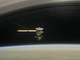人类历史首次!卡西尼号成功穿越土星光环