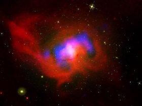 天文学家发现奇怪黑洞：如心脏般向外输送能量