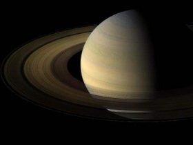 “卡西尼”新发现：土星与土星环之间一片“空无”