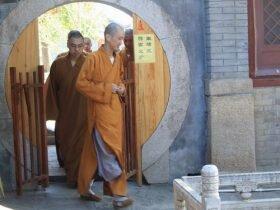 在地狱里亲眼看见活人的灵魂 是真的吗