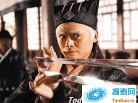 魏忠贤深受明熹宗宠爱的原因是什么?