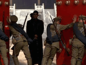 冯玉祥为什么要将溥仪赶出皇宫?他的行为是对还是错?