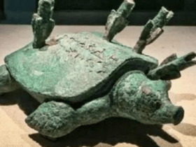 河南老人 在河里抓到一只“乌龟” 专家:这根杆子价值18亿