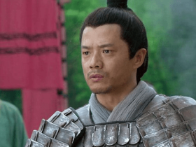 韩信需要怎么做才能让自己不被杀?