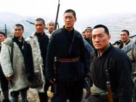 抗日战争期间每年春节 八路军武装都会杀汉奸 给人民增添欢乐