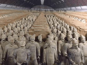 秦始皇陵兵马俑为什么不戴头盔?