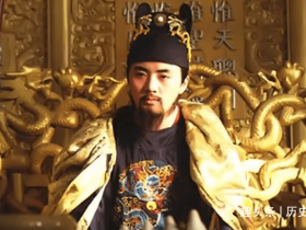 他是明朝末代皇帝 他的生活充满了悲伤 从他统治的一开始就非常危险