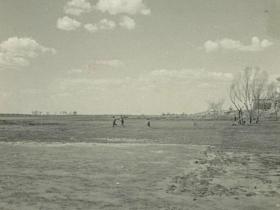 孩子手中的“三叉戟”！1939年5月日寇在天津杨村拍到的照片