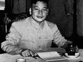 往事|蒋经国在沙滩上打老虎