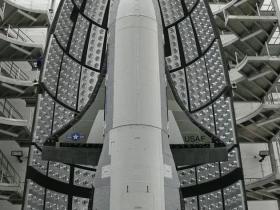 X-37B在轨道上又工作了300天！它到底在干什么？