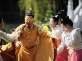 皇帝站在万人之上 为什么一般人寿命不长 戒不掉这是关键