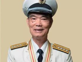 蒋介石派遣军舰骚扰大陆 麦贤得被击中头部 仍坚持歼灭敌人