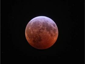 “超级血月”最大的天文奇观将在年底出现！