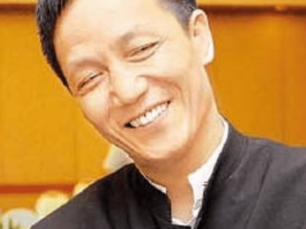 他服刑16年躺赚30亿,坐牢期间给牢房装空调,出狱还成了上海首富