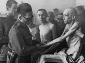 《灭顶与生还》讲述纳粹集中营经历 对幸存者造成的生活影响