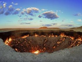 土库曼斯坦燃烧了50年的”地狱之门” 被总统下令关闭