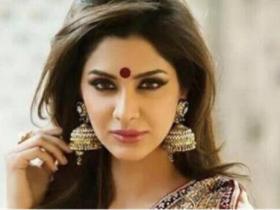 印度美女额头红点有何含义